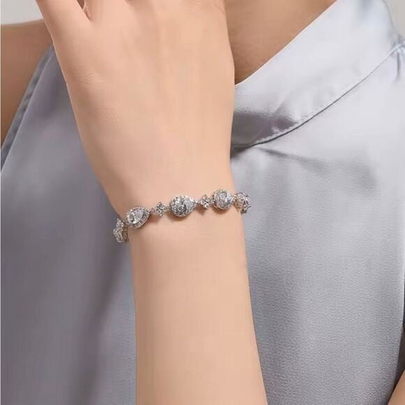 Silver Diamond Teardrop Bracelet - Picture 3 of 3